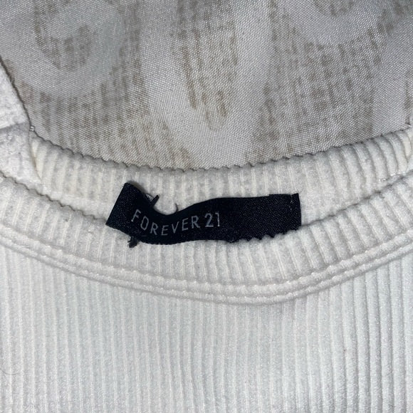 White halter top Forever 21 small - Picture 3 of 3